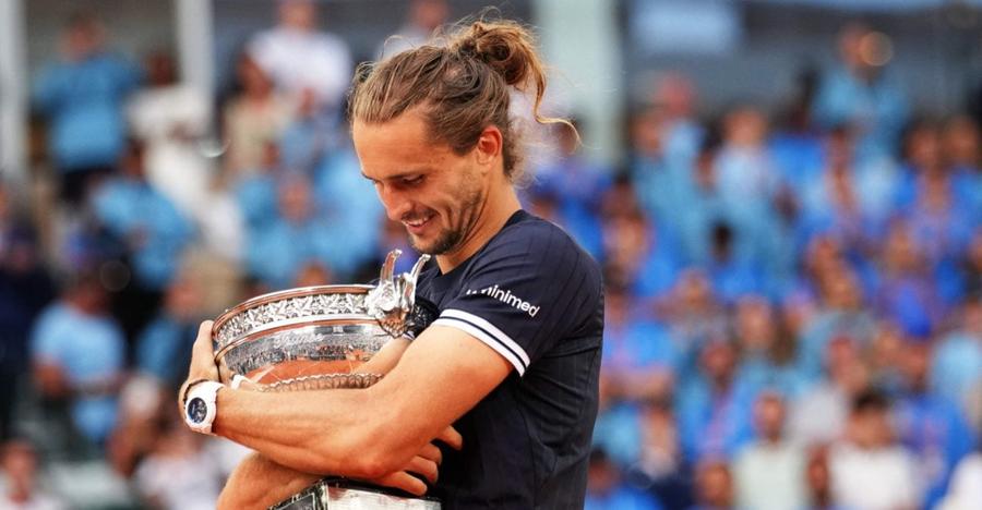 Alexander Zverev 捧起穆斯克庭杯 法网2026