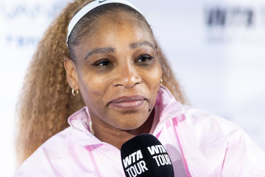 Serena Williams Wimbledon return